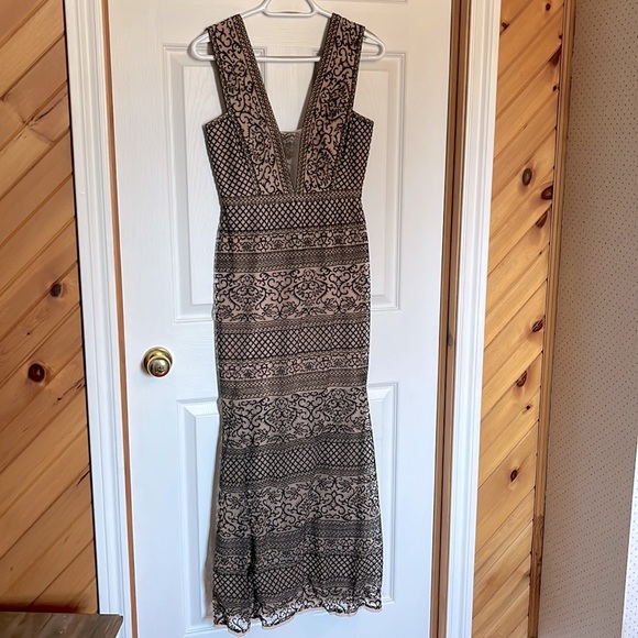 BCBG size 2 - Picture 1 of 4